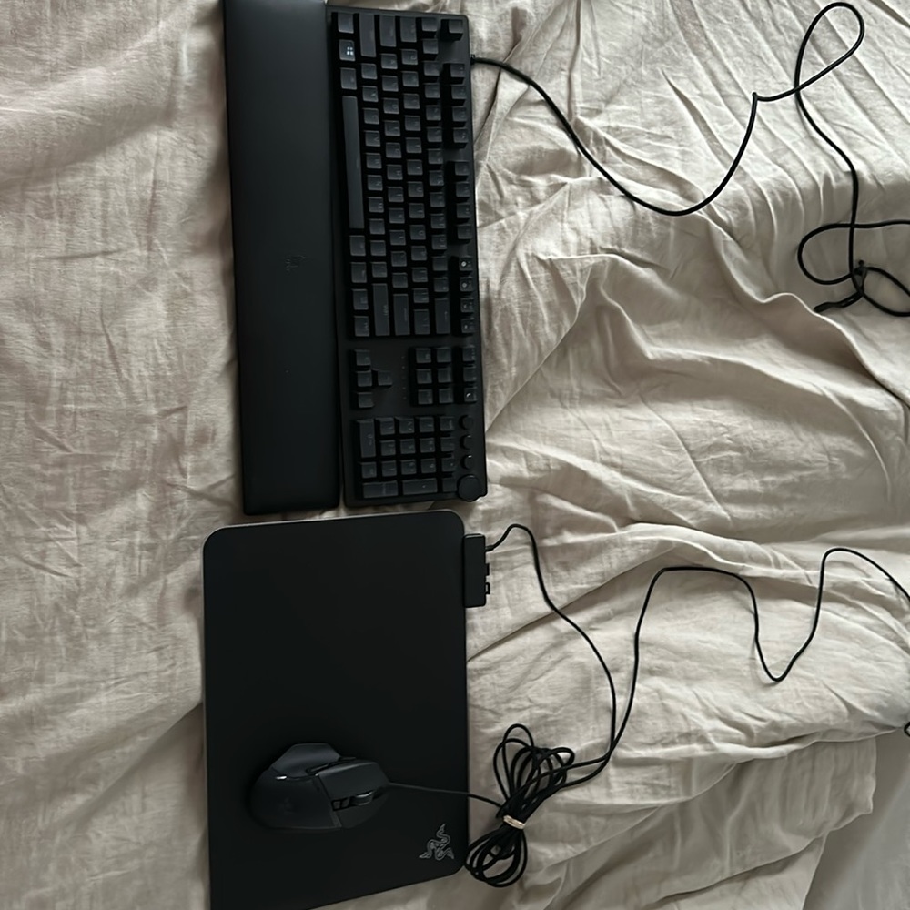 Razer Huntsman V2 - Linear Optical Switch - US., Basilisk V3, Firefly V2